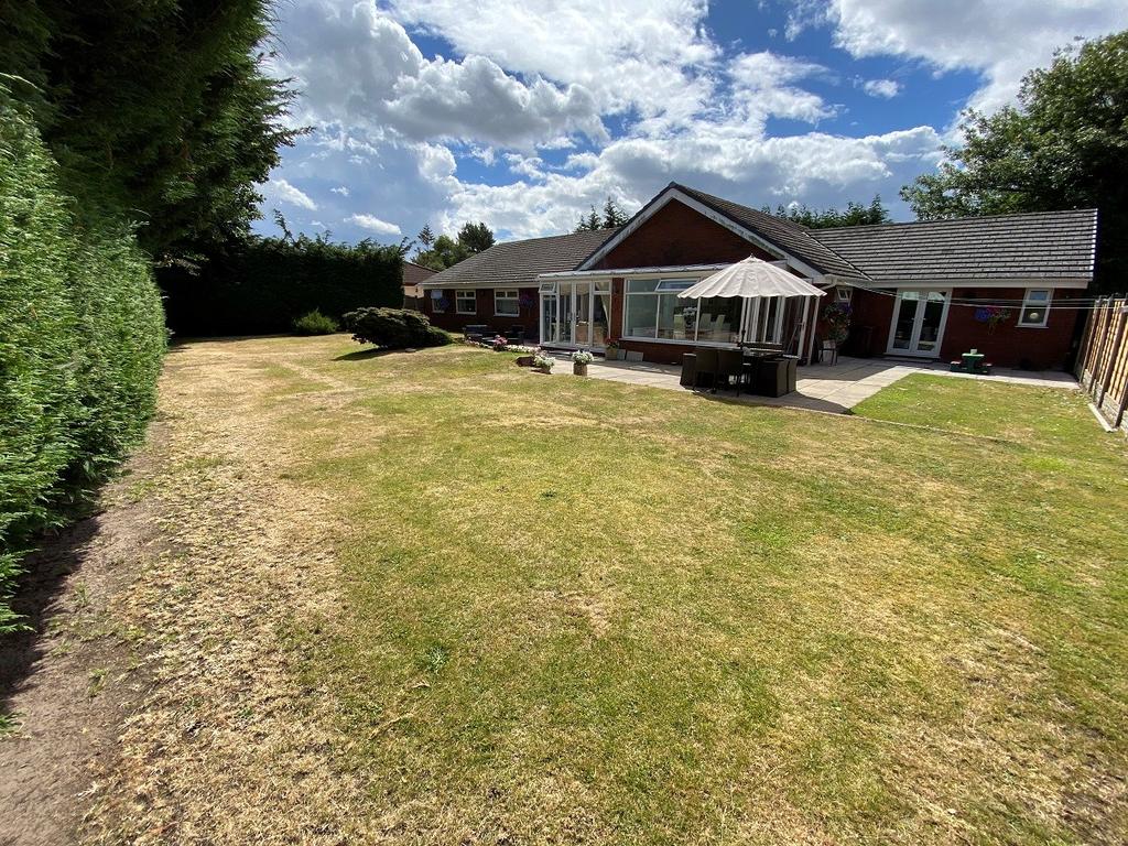 Duke Street, Formby, Liverpool, L37 4 bed detached bungalow £795,000