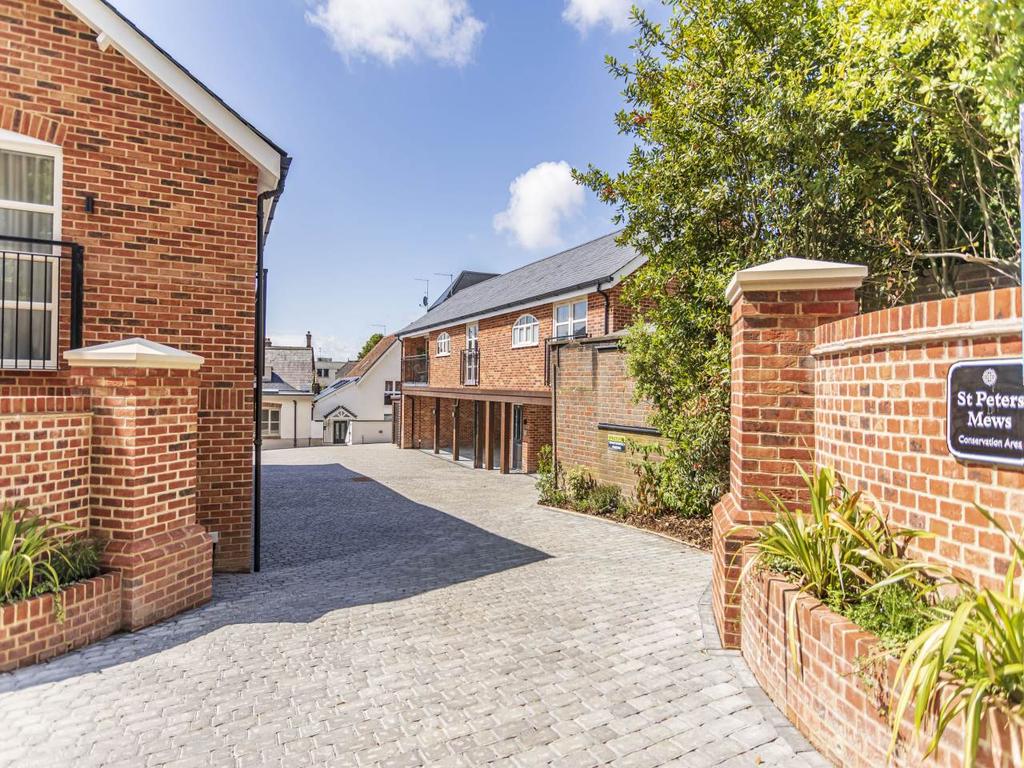 st-peters-mews-parkstone-poole-2-bed-flat-1-300-pcm-300-pw