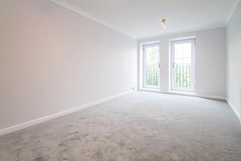 2 bedroom apartment to rent, Kings Lodge, Pembroke Road, Ruislip