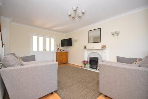 4 bedroom detached house for sale - Pertwee Drive, Great Baddow, Chelmsford, CM2