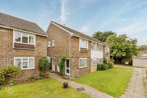 10 Brentmead Close, London, W7 3EW
