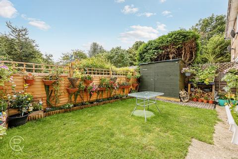 10 Brentmead Close, London, W7 3EW