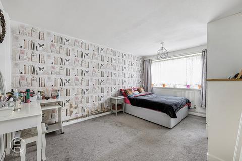 10 Brentmead Close, London, W7 3EW