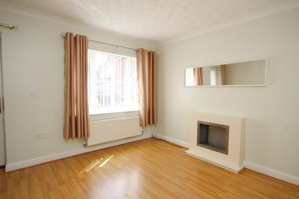 Crocus Gardens, St Helens, WA9 2 bed semidetached house £695 pcm (£