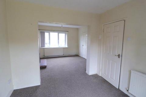 3 bedroom semi-detached house to rent, Osborne Close, Rushden