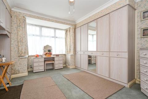 24 Rosemary Avenue, West Molesey, KT8 1QE