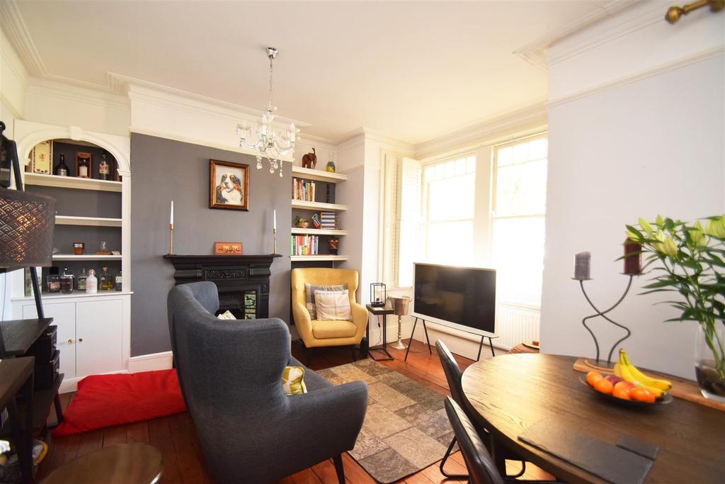 Sidney Road, St Margarets 3 bed £2,500 pcm (£577 pw)