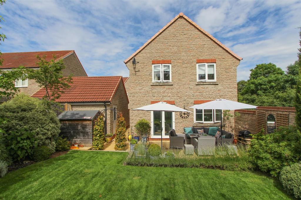 Blackberry Way, Keynsham, Bristol 4 bed house £500,000