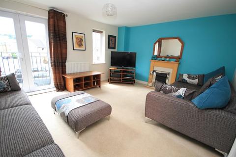 26 Longlands, Idle, Bradford, BD10 9UG