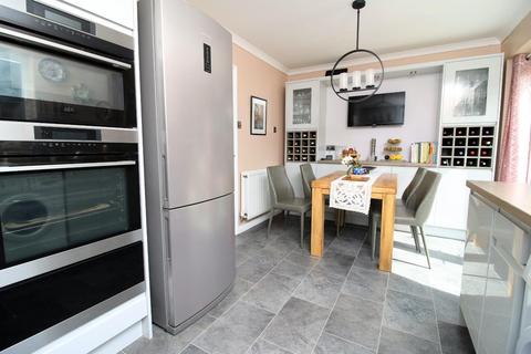 26 Gregory Mead, Yatton, Bristol, BS49 4QJ