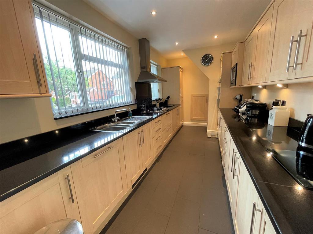 Prince Albert Drive, Glenfield, Leicester 4 bed semidetached house for sale £295,000
