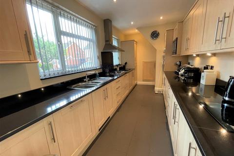 4 bedroom semi-detached house for sale, Prince Albert Drive, Glenfield, Leicester