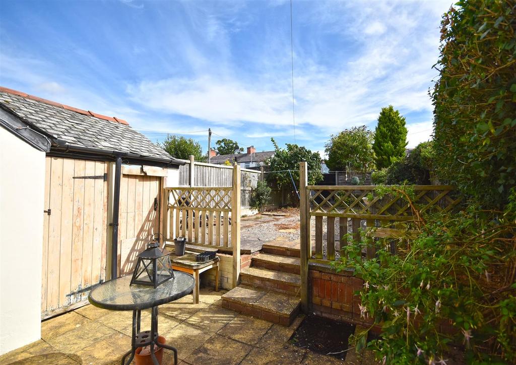 79 Woodhill Road, Highley, Bridgnorth 2 bed end of terrace house £135,000