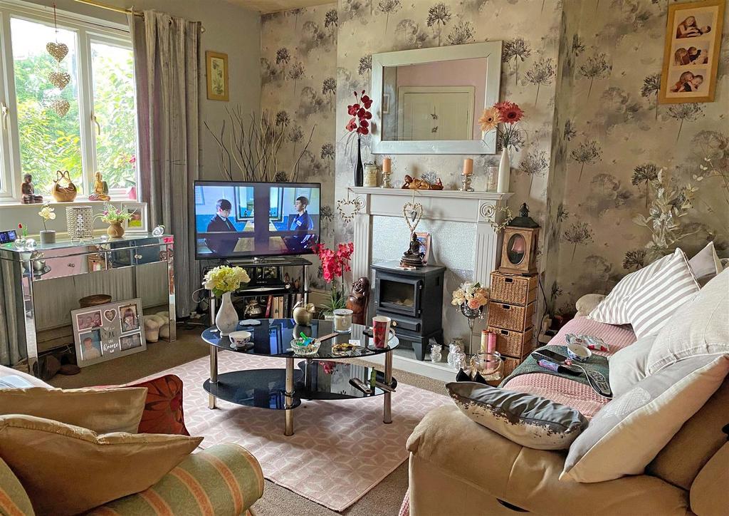 79 Woodhill Road, Highley, Bridgnorth 2 bed end of terrace house £135,000