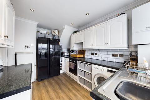 47 Lingley Drive, Wainscott, Rochester, ME2 4ND