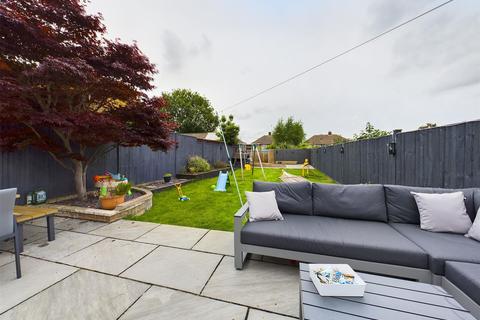 47 Lingley Drive, Wainscott, Rochester, ME2 4ND