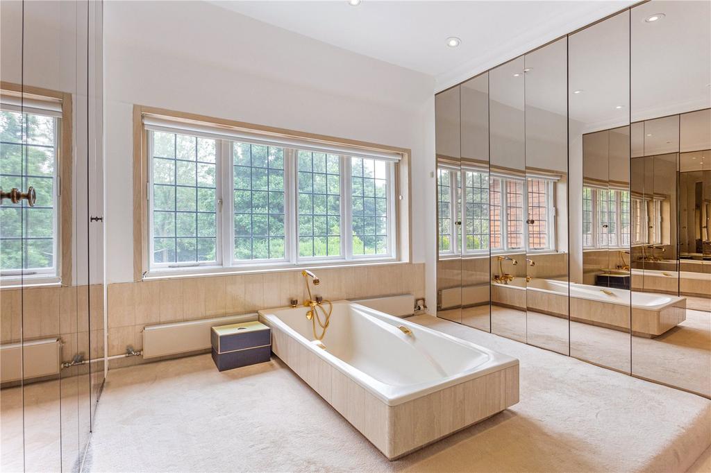 En Suite Bathroom