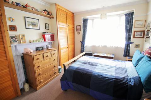 28 Charminster Avenue, London, SW19 3EL