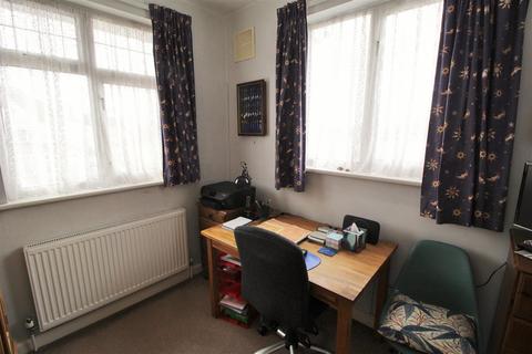 28 Charminster Avenue, London, SW19 3EL