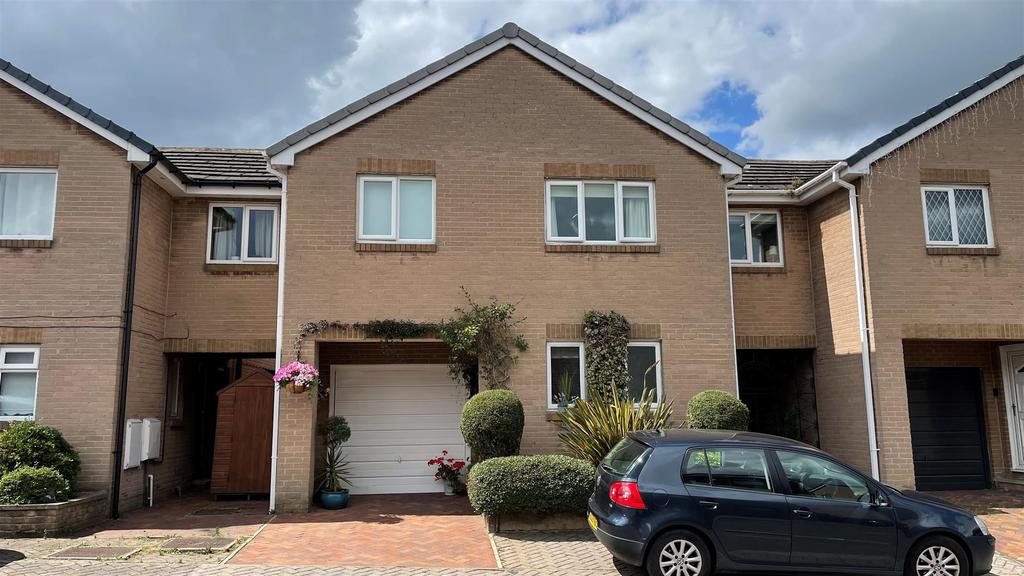 Evesham Grove, Idle 3 bed link detached house £279,950
