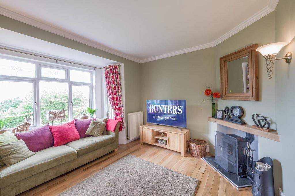 Parkdale, Sedgley, DY3 3 bed semidetached house £290,000