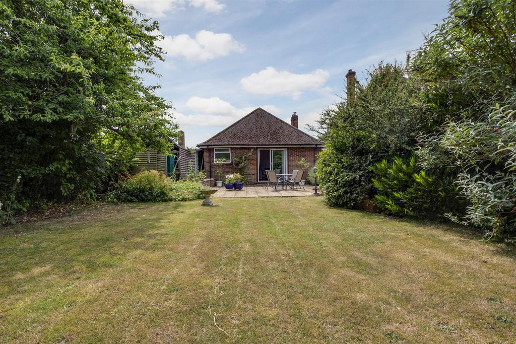Hedley Road, Flackwell Heath 2 bed detached bungalow £550,000