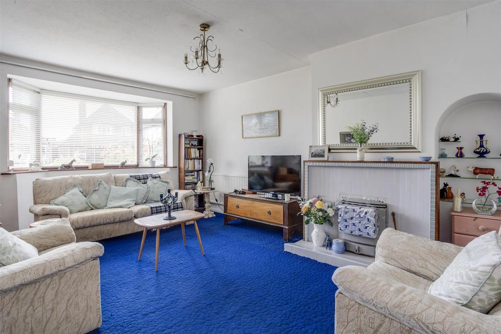 Hedley Road, Flackwell Heath 2 bed detached bungalow £550,000