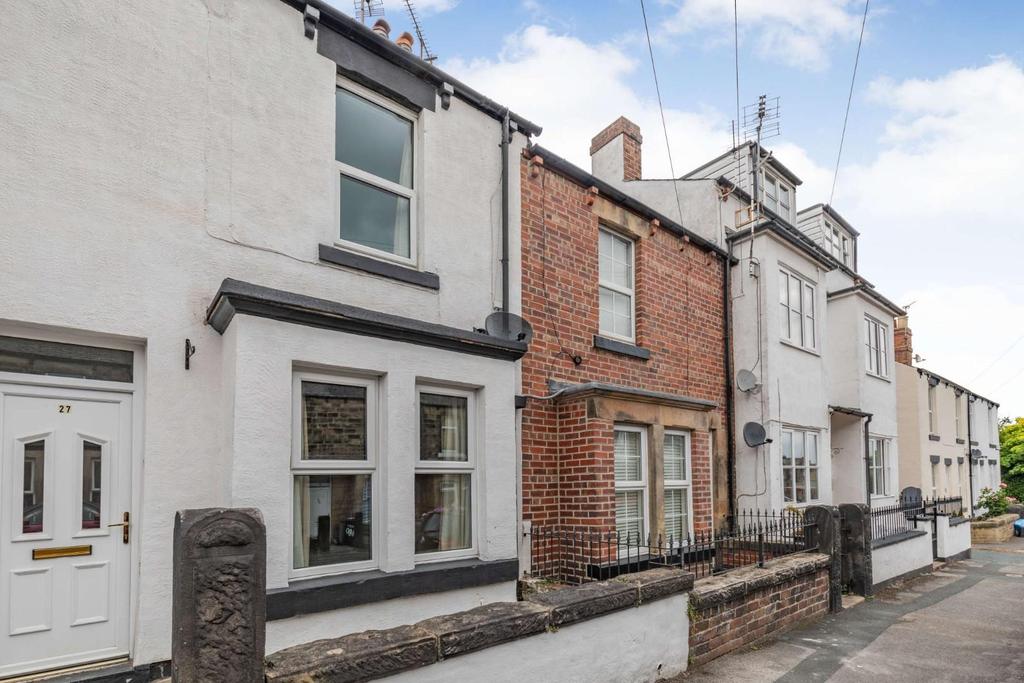Grey Street, Harrogate, HG2 8DL 2 bed terraced house £230,000