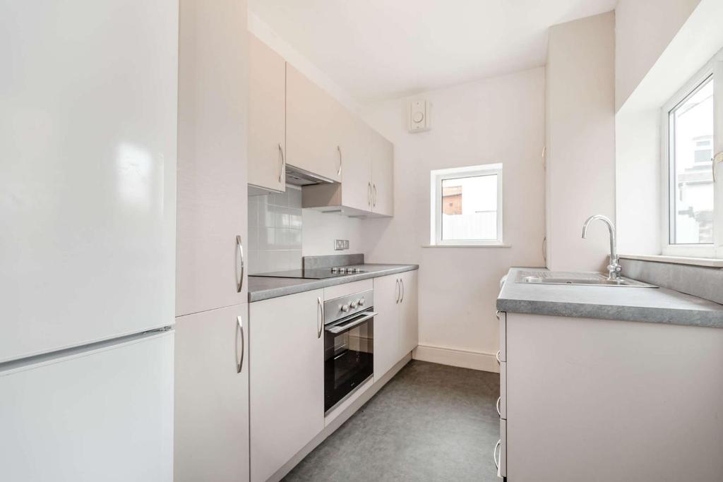 Grey Street, Harrogate, HG2 8DL 2 bed terraced house £230,000