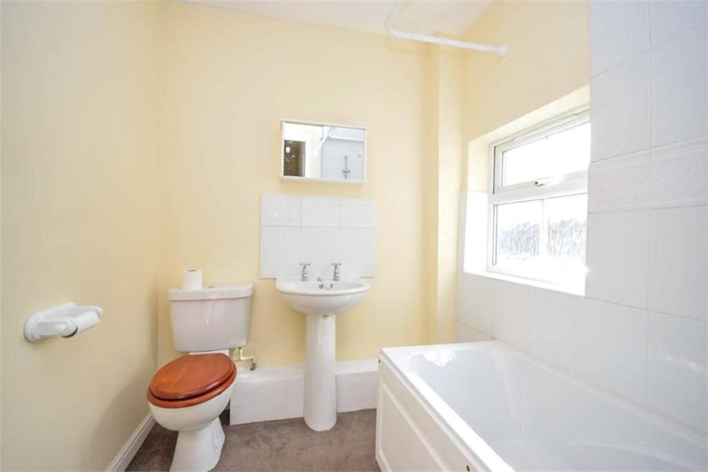 Bathroom-2.jpg