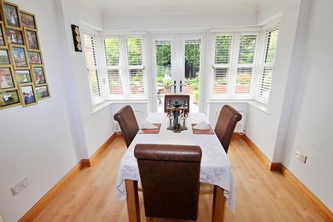 12 Copeland Close, Warton, Tamworth, B79 0JE