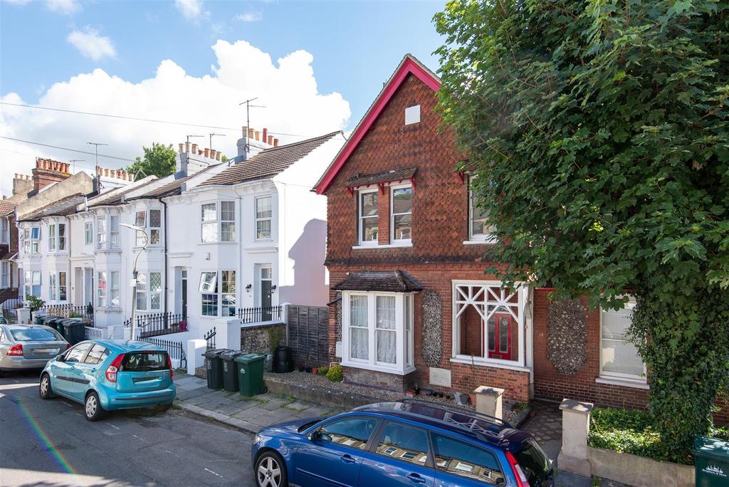 Robertson Road, Brighton BN1 2 bed flat £1,500 pcm (£346 pw)