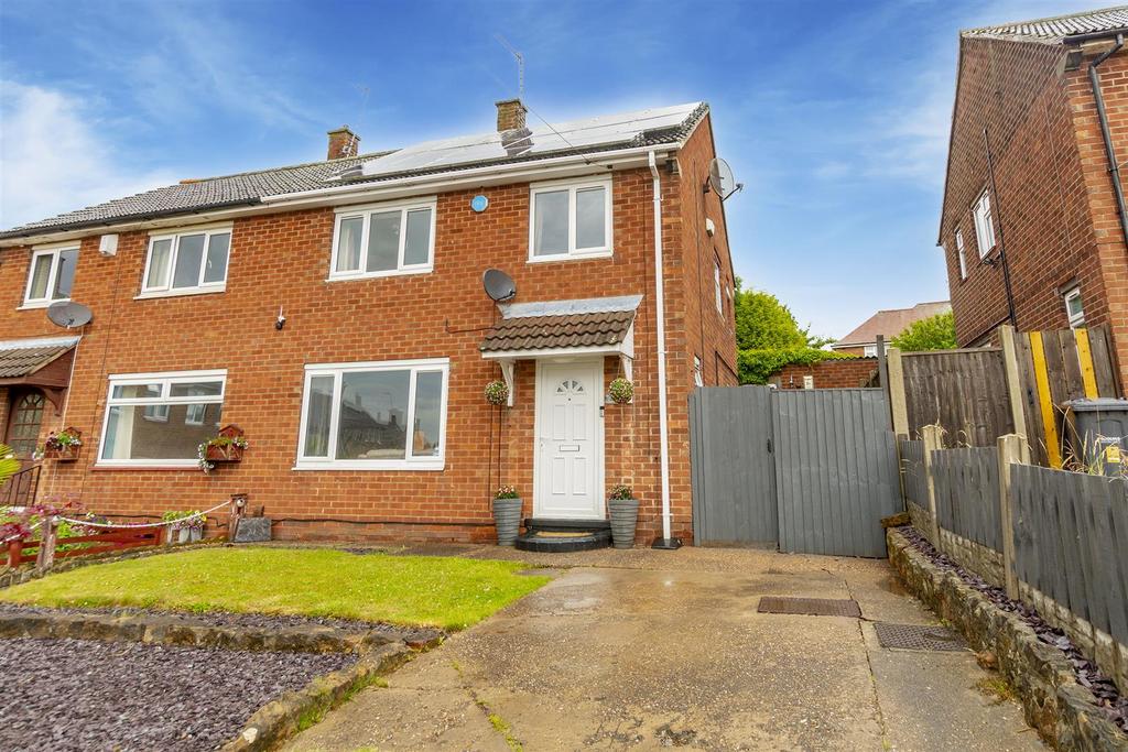 Langford Road, Arnold, Nottingham 3 bed semidetached house £230,000