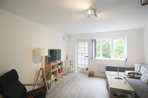 27 Bercham, Two Mile Ash, Milton Keynes, MK8 8HX