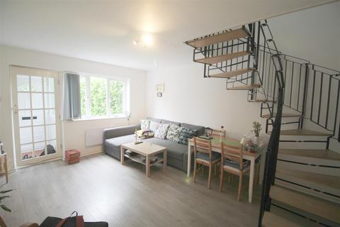 27 Bercham, Two Mile Ash, Milton Keynes, MK8 8HX