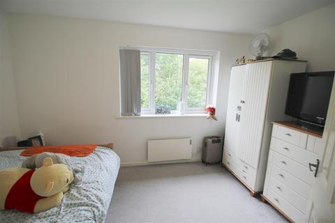 27 Bercham, Two Mile Ash, Milton Keynes, MK8 8HX
