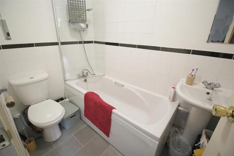 27 Bercham, Two Mile Ash, Milton Keynes, MK8 8HX