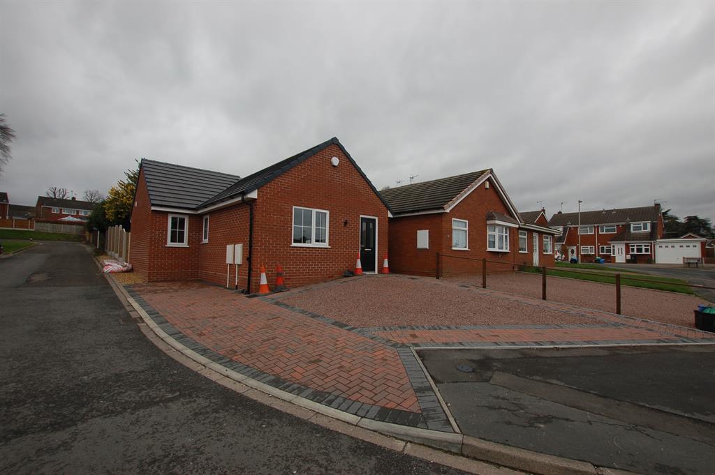 Middleway Avenue, Stourbridge, DY8 2 bed detached bungalow £850 pcm