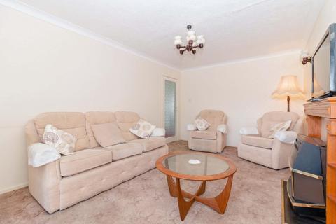 27 Burnside Crescent, Sompting, Lancing, BN15 9TJ
