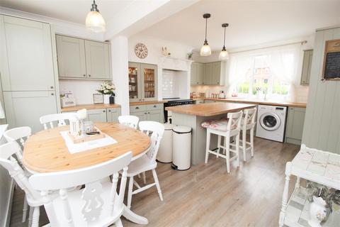 4 bedroom end of terrace house for sale - Blackwell End, Potterspury, Towcester