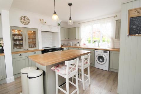 26 Blackwell End, Potterspury, Towcester, NN12 7QE