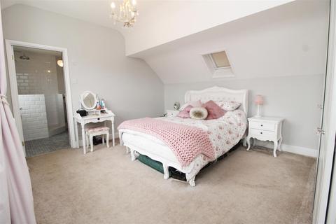 26 Blackwell End, Potterspury, Towcester, NN12 7QE