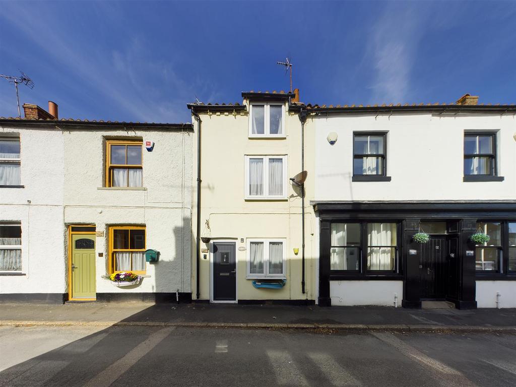 Dog & Duck Square, Flamborough 2 bed terraced house £154,950