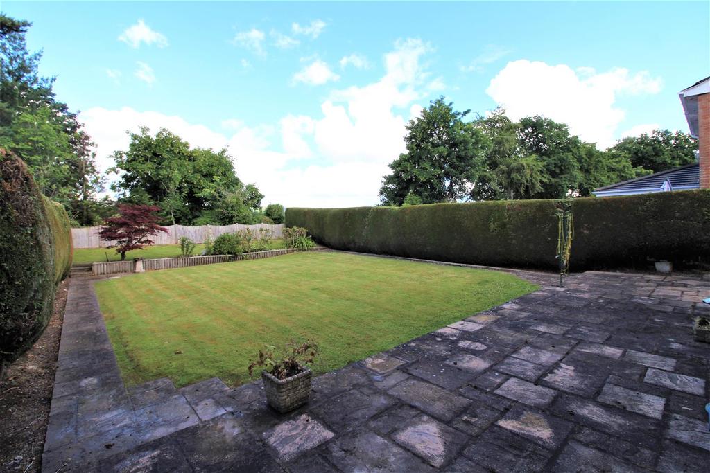 Pont Adam Crescent, Ruabon, Wrexham 4 bed detached house £349,950