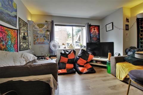 Flat 2, 13 Brunswick Square, Gloucester, GL1 1UG