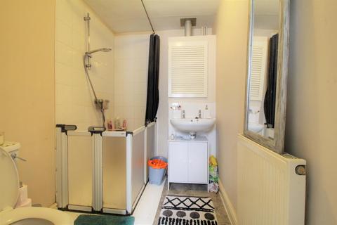 Flat 2, 13 Brunswick Square, Gloucester, GL1 1UG