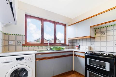 13 Bevan Place, Rosyth, Dunfermline, KY11 2HR