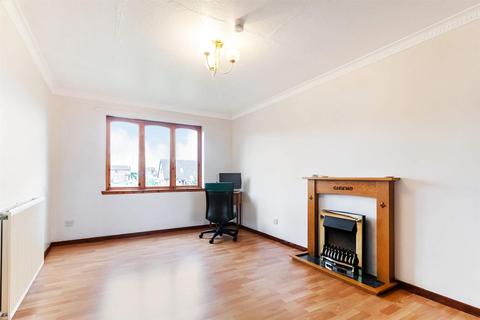 13 Bevan Place, Rosyth, Dunfermline, KY11 2HR