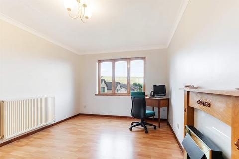 13 Bevan Place, Rosyth, Dunfermline, KY11 2HR