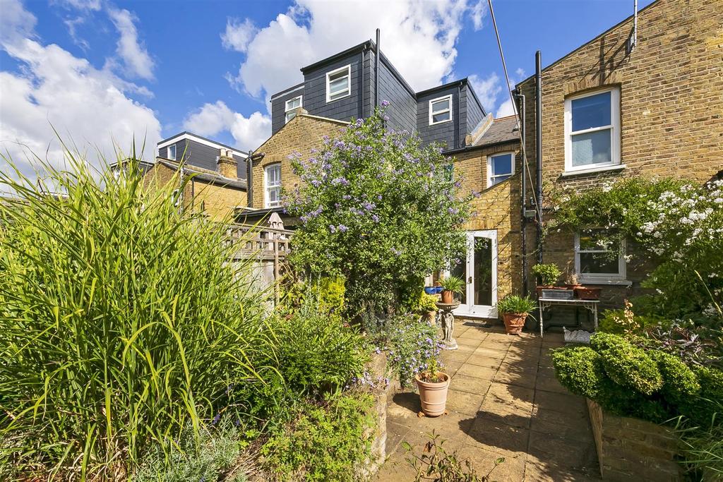 82 Victor Road, Teddington 3 bed terraced house £875,000